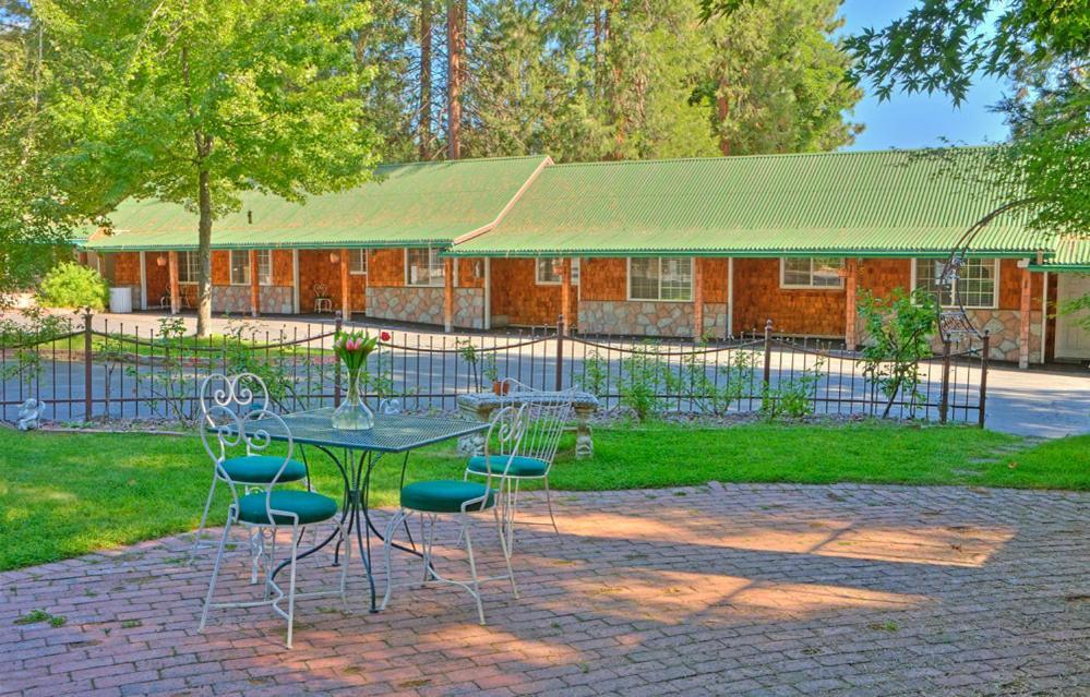 Strawberry Valley Inn Маунт Шаста Екстериор снимка