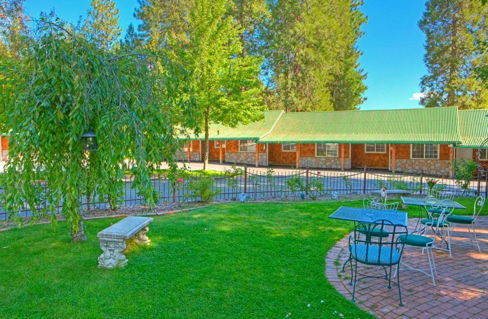 Strawberry Valley Inn Маунт Шаста Екстериор снимка