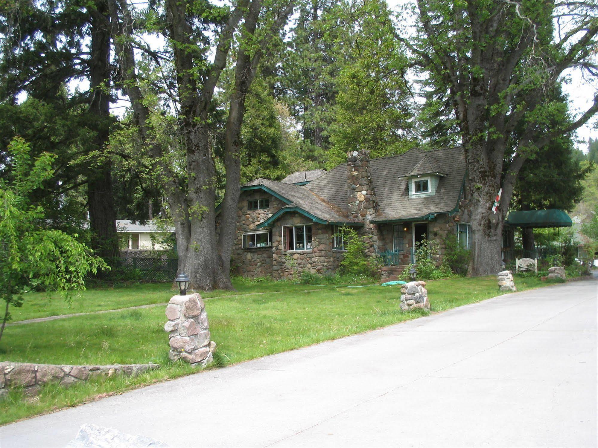 Strawberry Valley Inn Маунт Шаста Екстериор снимка
